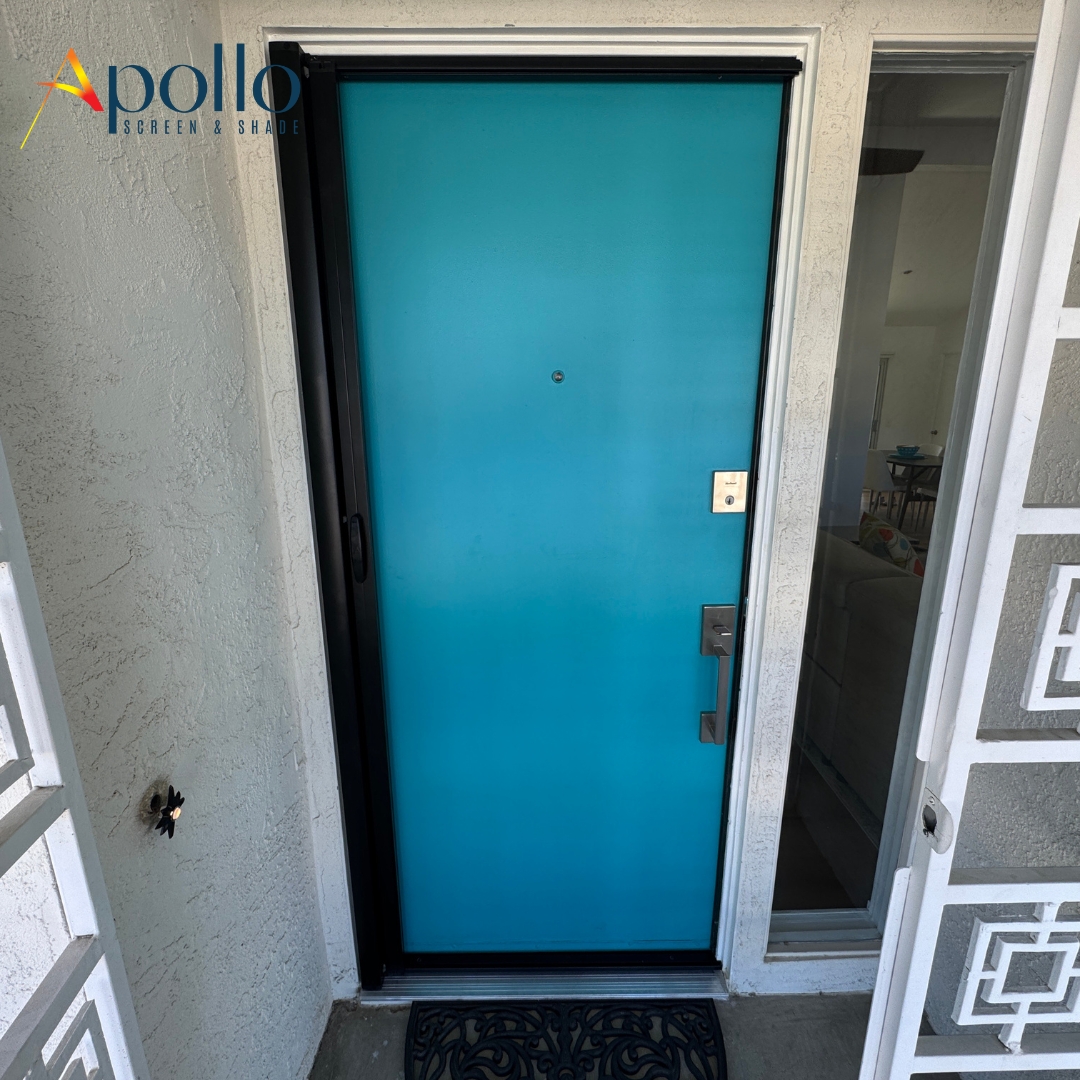 Apollo's Single Retractable Screen Completely Vanish When Not In Use.